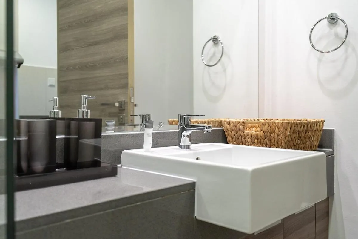 Elegant Studio Apartment With Skyline View In Jvc Дубай
