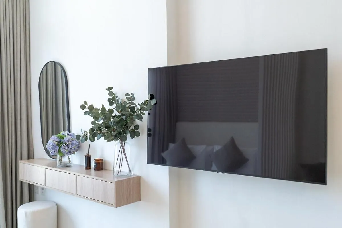 Elegant Studio Apartment With Skyline View In Jvc Дубай