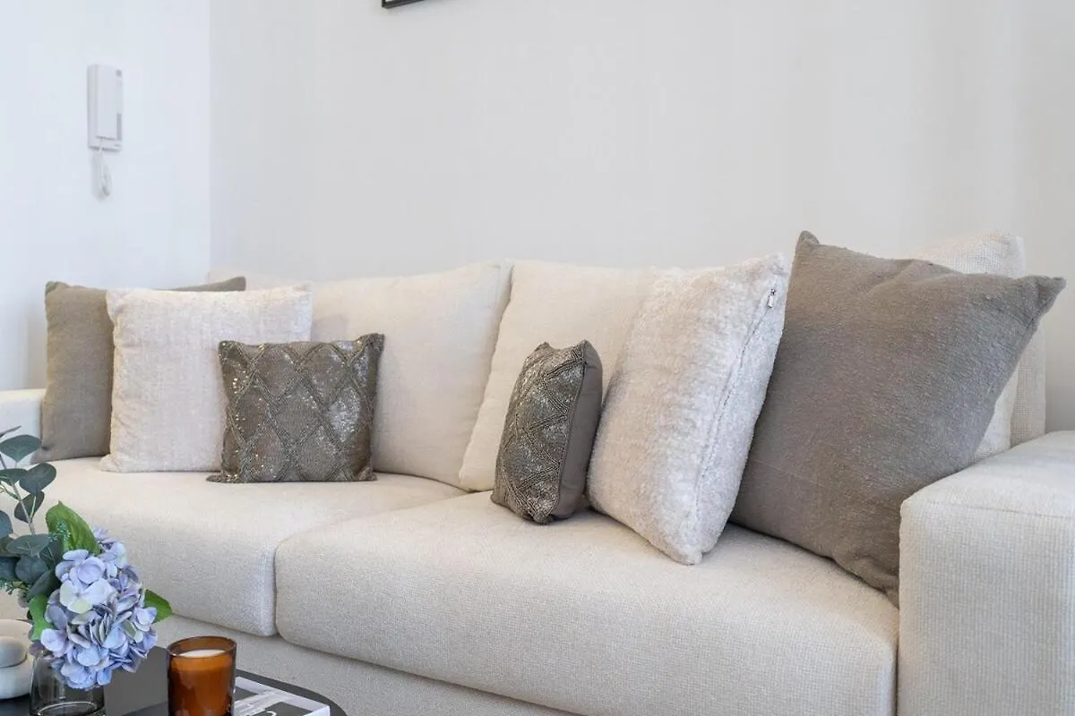 Elegant Studio Apartment With Skyline View In Jvc Дубай